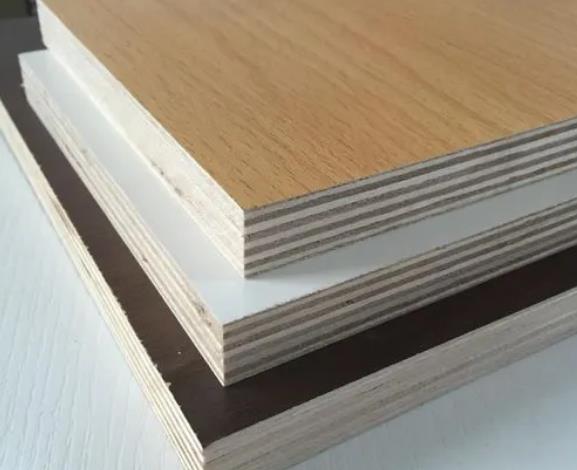 家具多层板和实木板哪个好