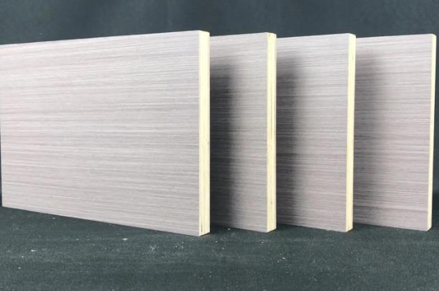 家具多层板和实木板哪个好