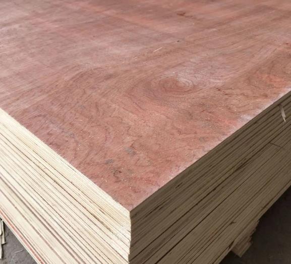 大量供应各种规格桃花芯面家具板